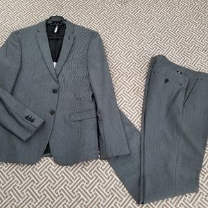 Zara diamond gray suit.